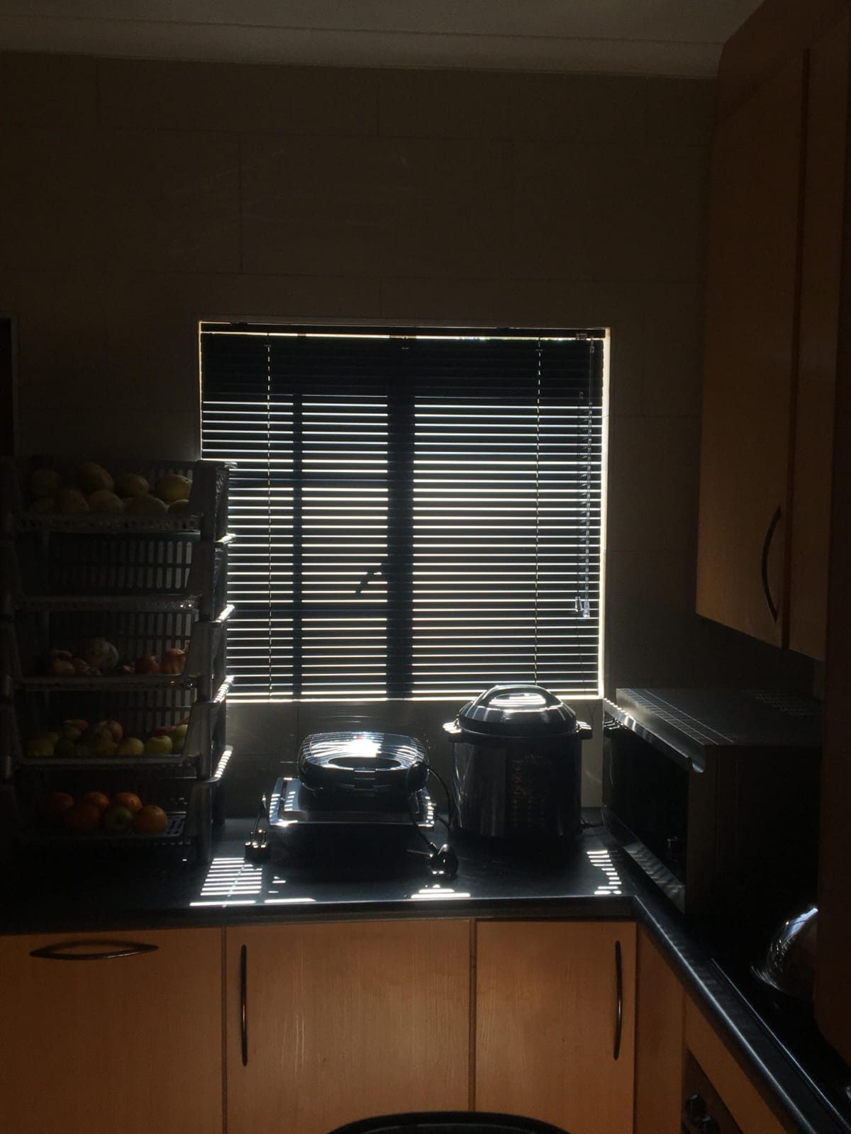 Kitchen window blinds