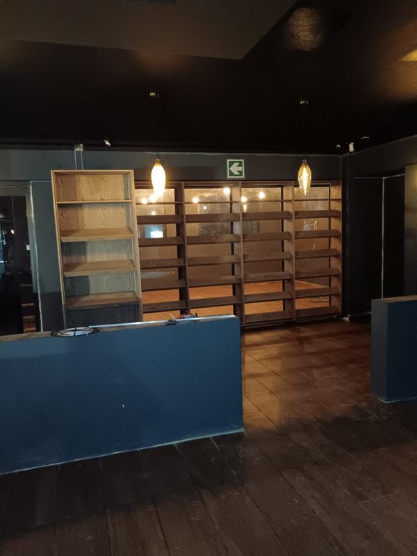 Bar counter and back-bar shelving